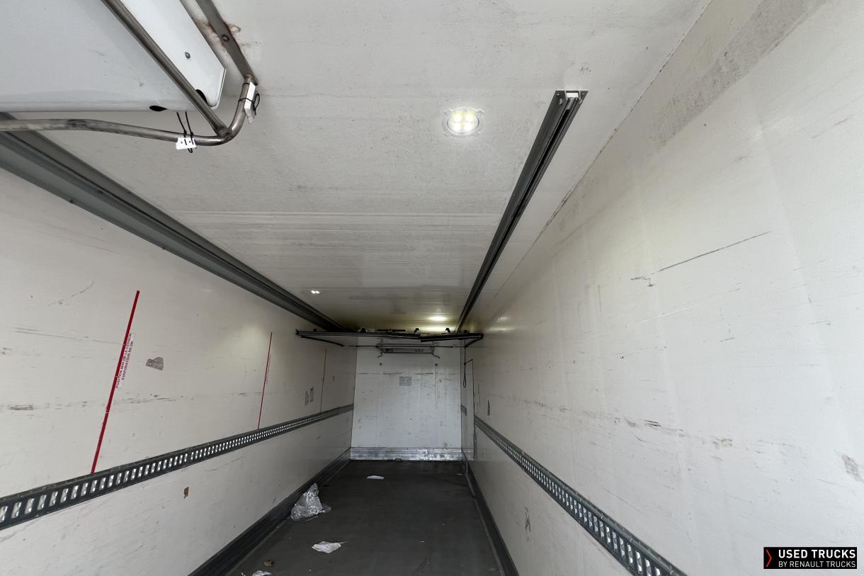 Renault Trucks D Wide 320