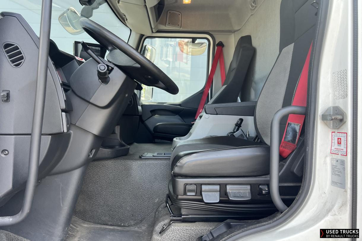 Renault Trucks D Wide 320