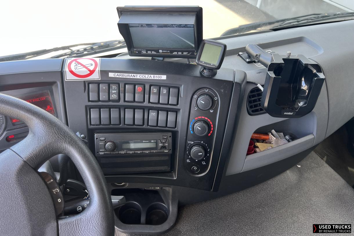 Renault Trucks D Wide 320