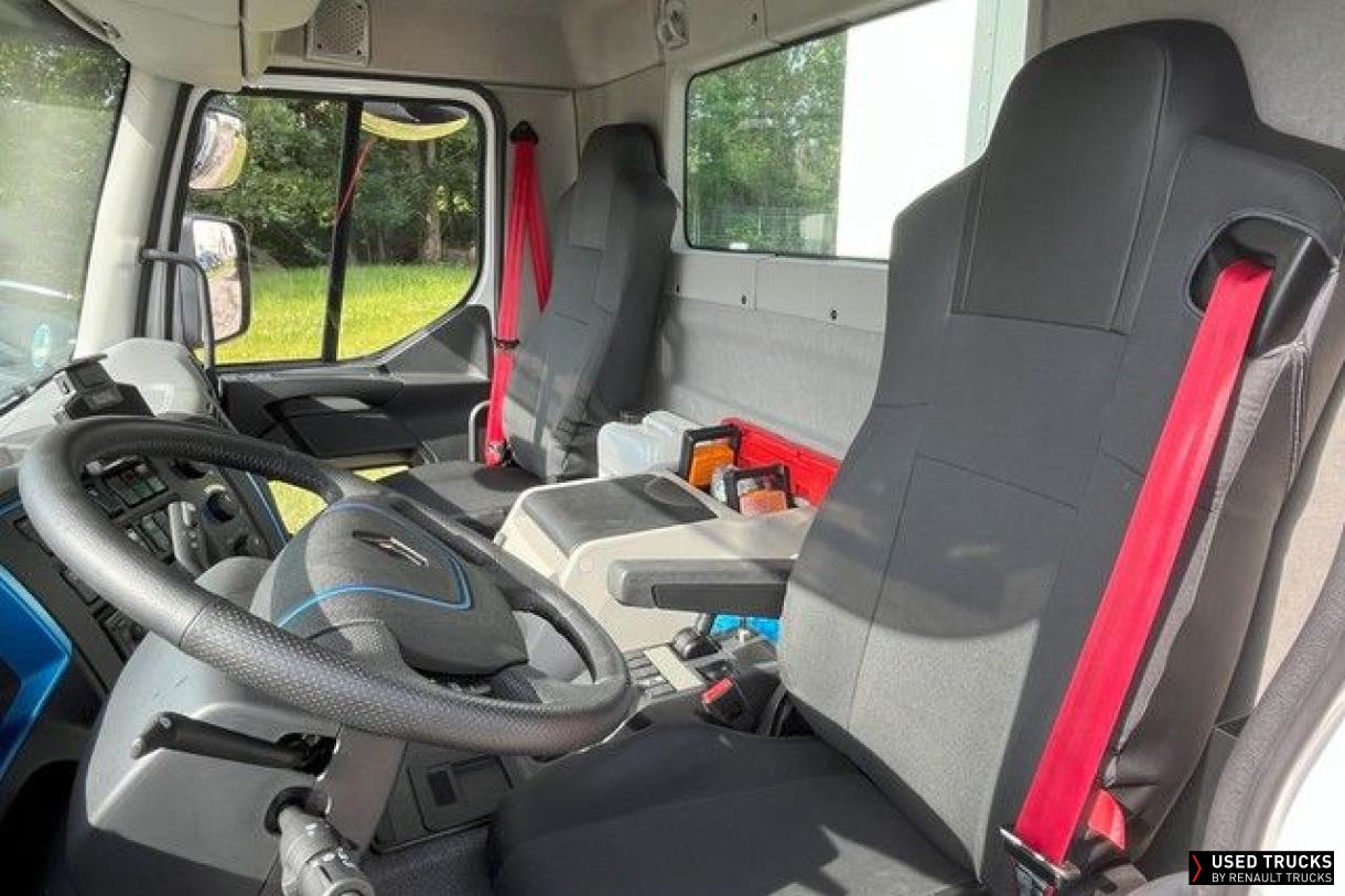 Renault Trucks D Wide 