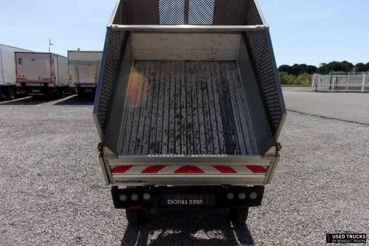Piaggio N/A 82