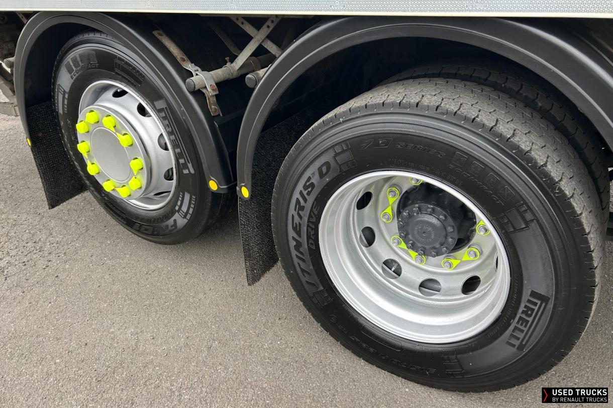 Renault Trucks D Wide 320