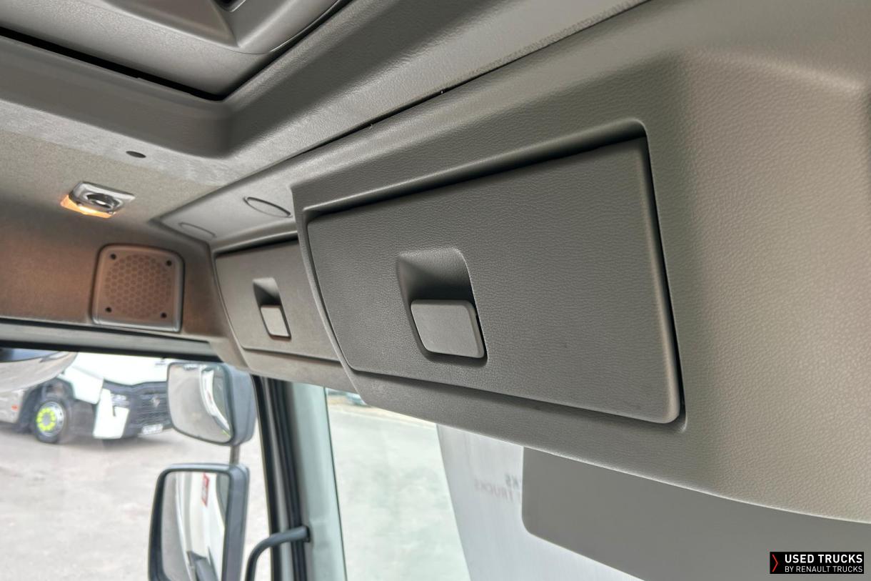 Renault Trucks D Wide 320