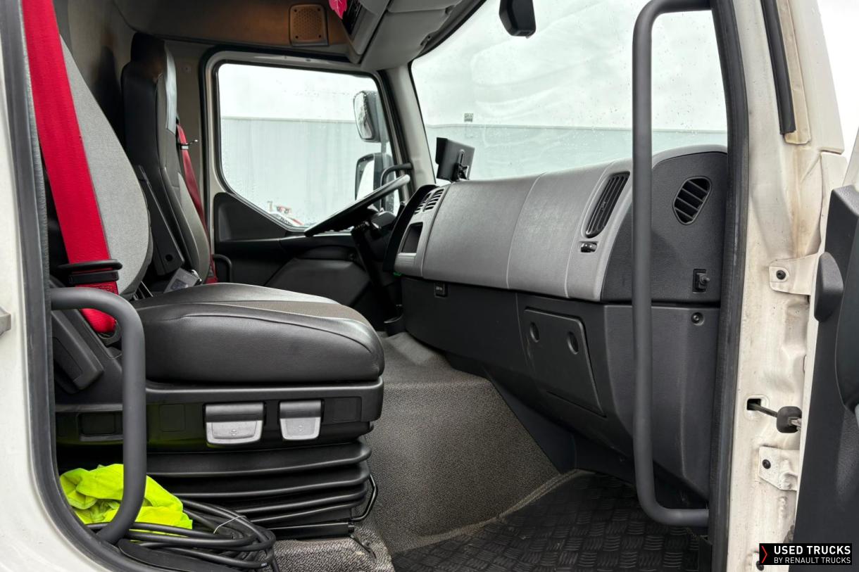Renault Trucks D Wide 320