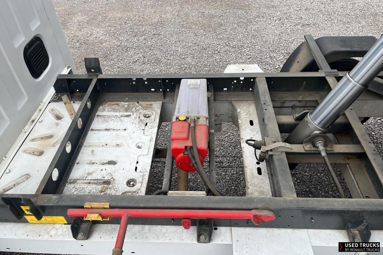 Renault Trucks Master 145