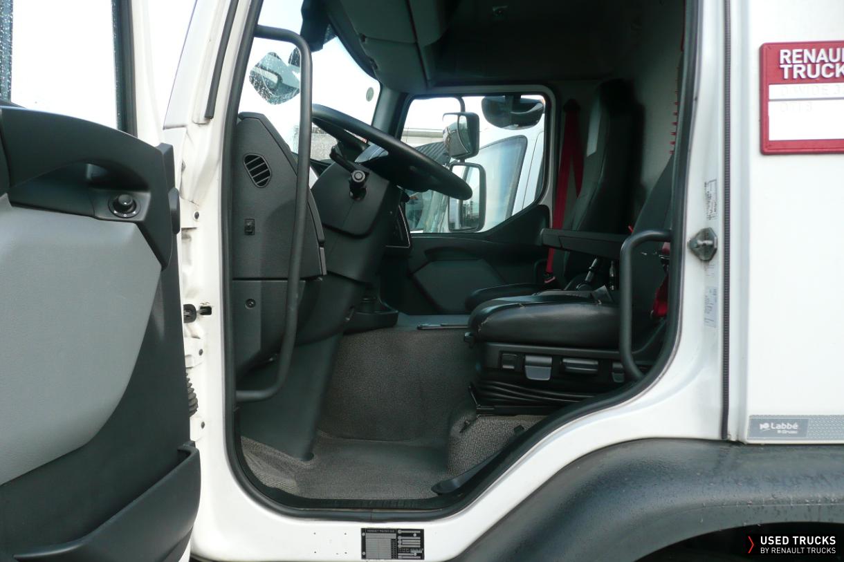Renault Trucks D Wide 320
