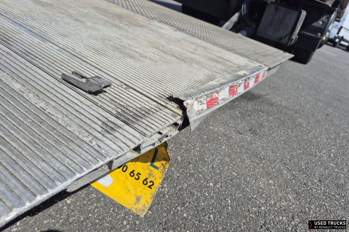 Renault Trucks D 240