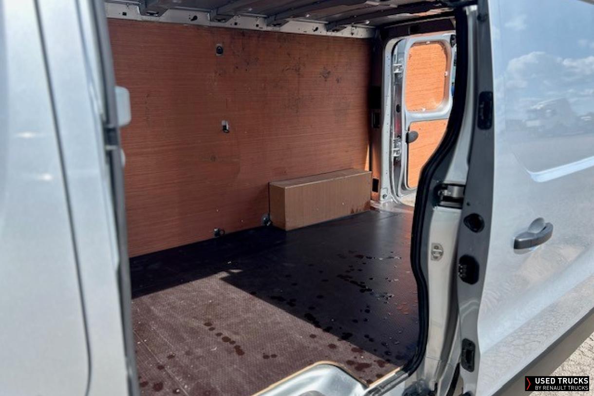 Renault Trucks Trafic 145