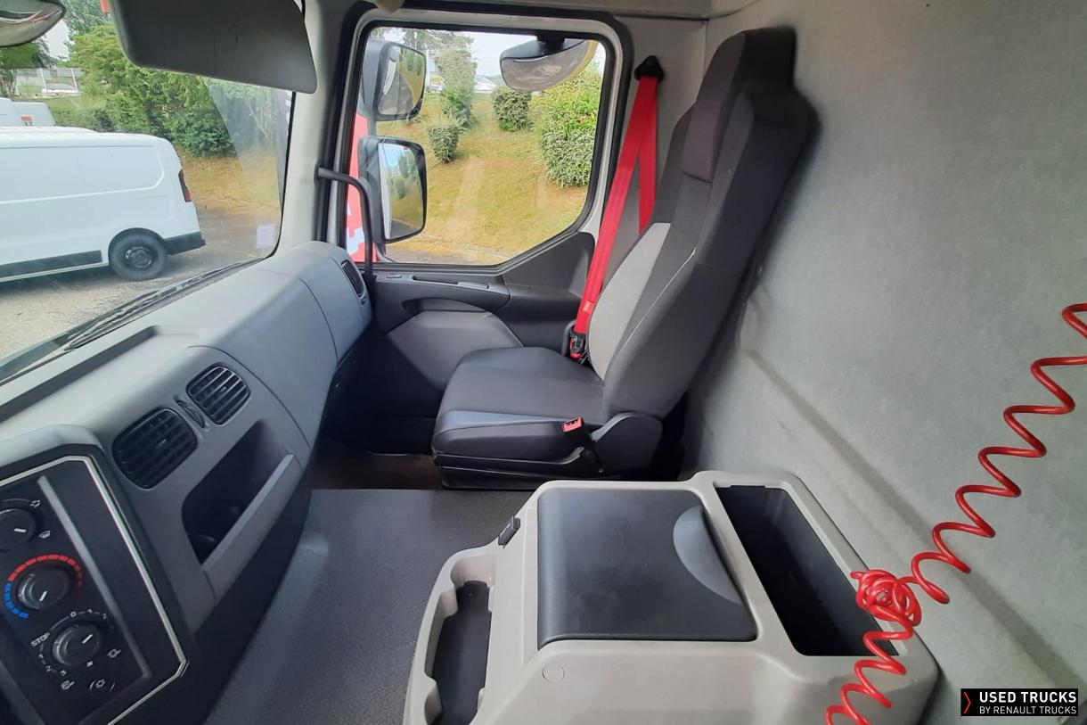Renault Trucks D Wide 320