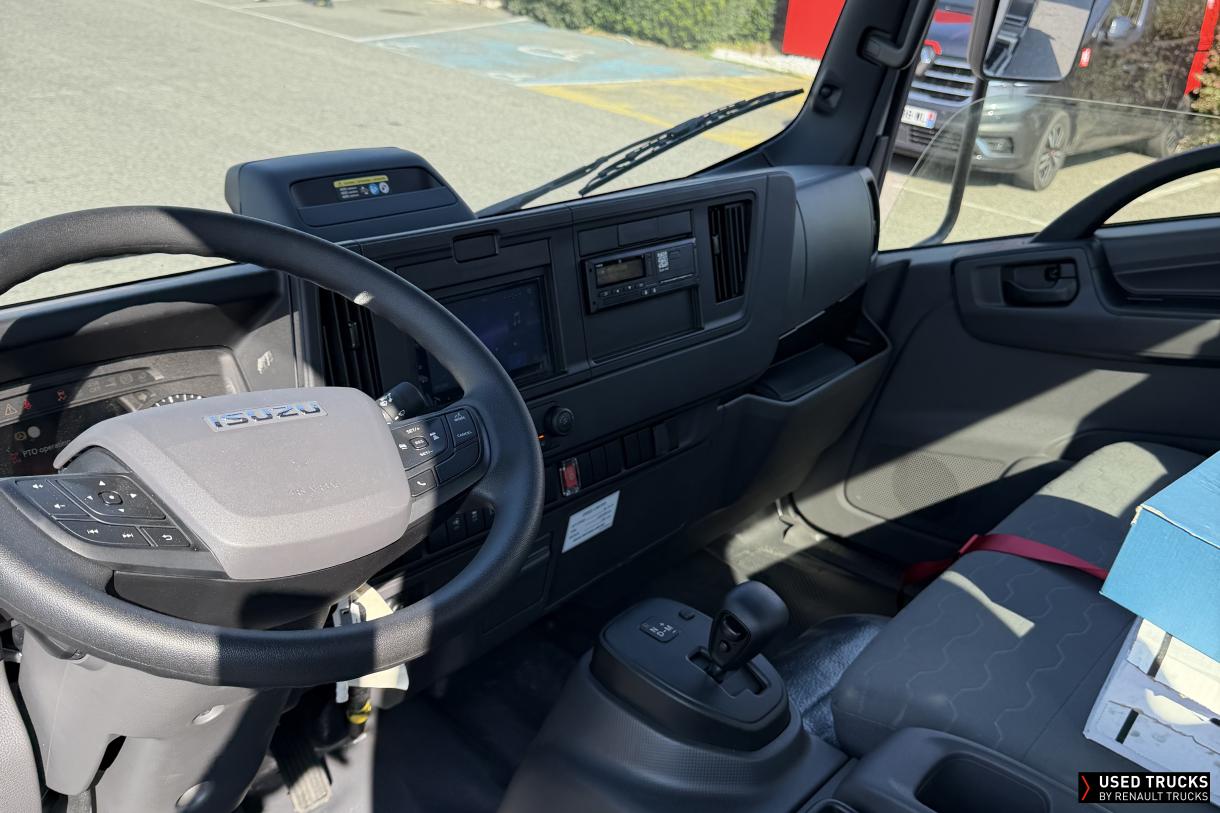 Isuzu M30 190