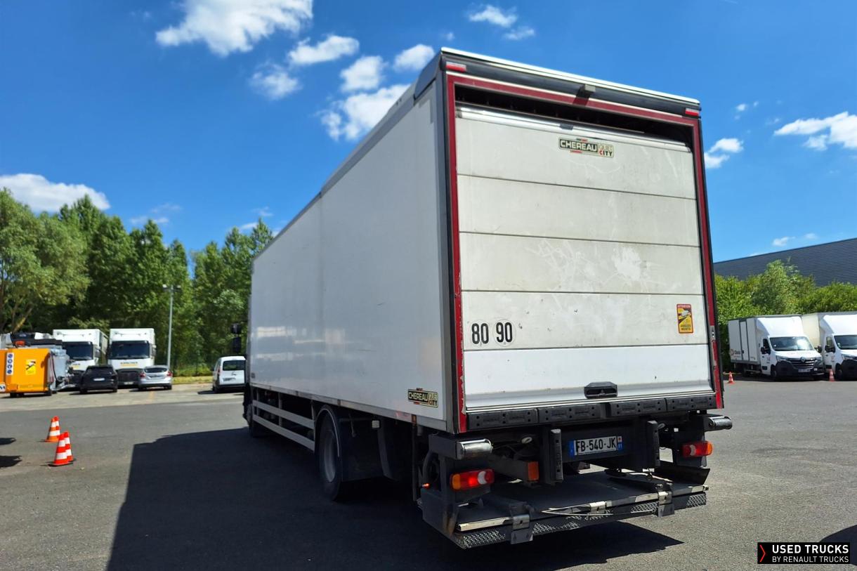 Renault Trucks D Wide 320